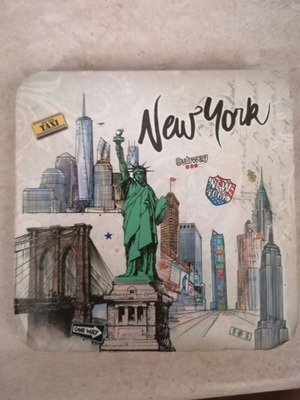 New York Souvenir Coaster Fridge Magnet like new 9.5x9.5 cm