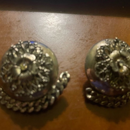Clip-on earrings like new, silver