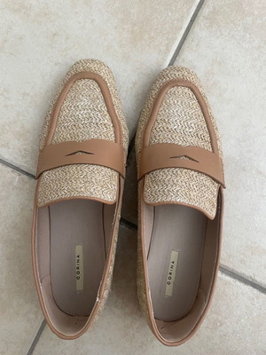 Loafers Corina καινούργια, μέγεθος 40, μπεζ