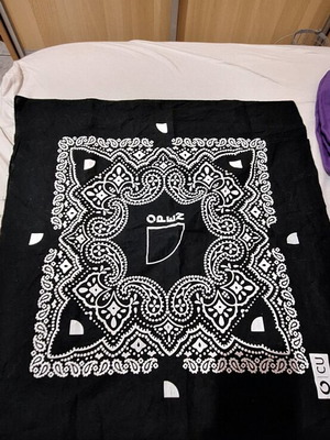Vodafone CU bandana collectible like new, 50x52cm
