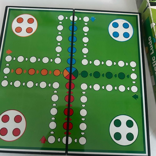 Griniaris Magnetic Board Game new for 2 players