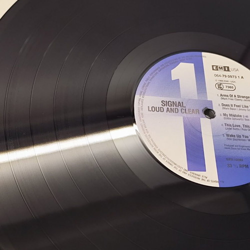 Signal Loud & Clear vinyl LP album like new, melodic rock