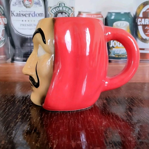 Lá Casa de Papel Netflix mug new