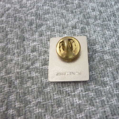 Fujifilm mascot football cup soccer Euro 2000 collectible pin badge