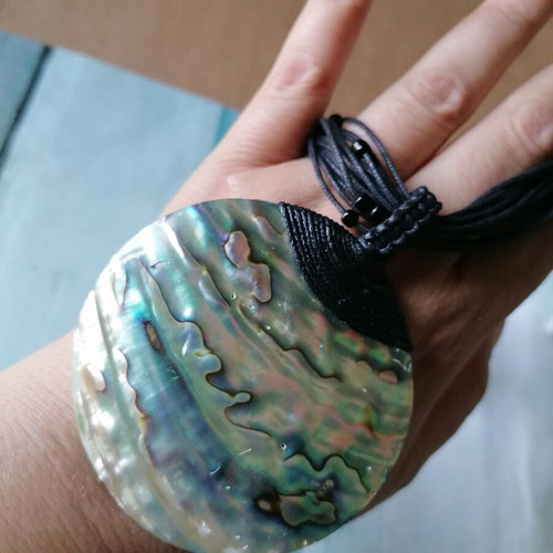Boho necklace with Abalone shell and black cotton thread with stones new