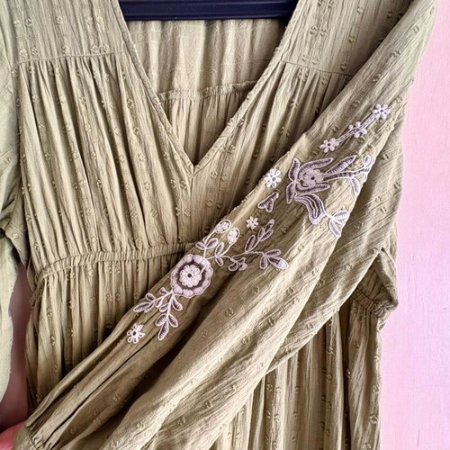 Khaki maxi dress Zara like new with embroidery on sleeves