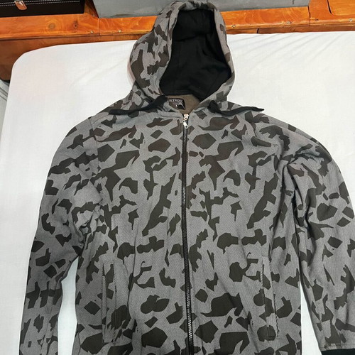 Splendid men's cardigan medium like new, grey and black