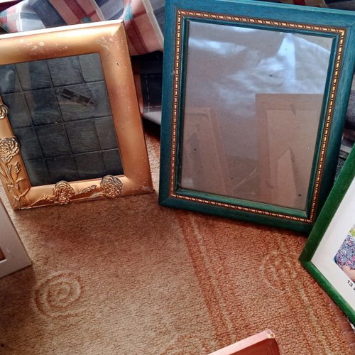 Photo frames used, set with all