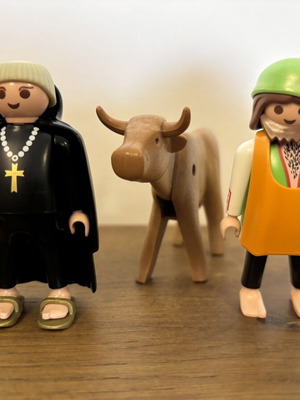 Playmobil μεσαίωνας με καλόγερο και χωρικό με αγελάδα, σαν καινούργιο