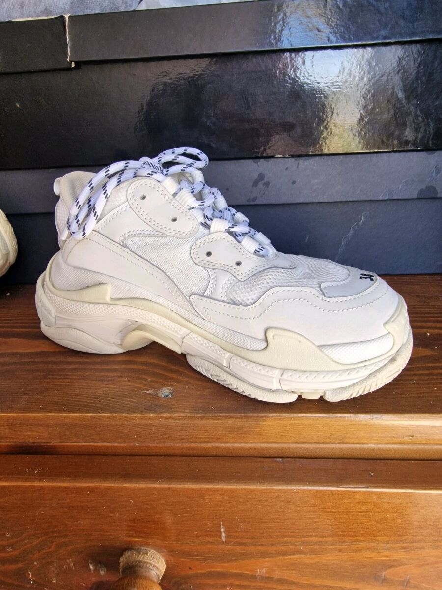 Balenciaga sneakers size 38 used, white… - € 90,00 - Vendora.cy