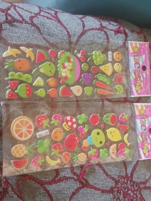 Fruit and vegetable stickers, set of 2, multicolored