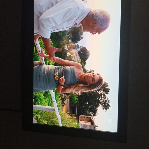Samsung TV 32" like new, fully functional