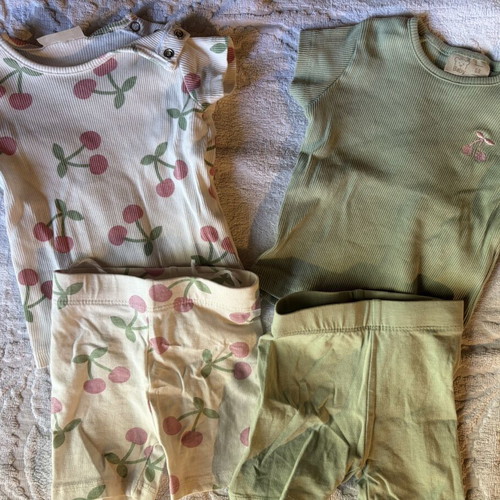 Baby girl clothes pack of 19 size 68 like new