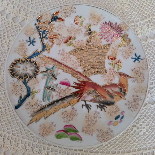Vintage Japanese porcelain decorative plate with birds and flowers, 21 cm