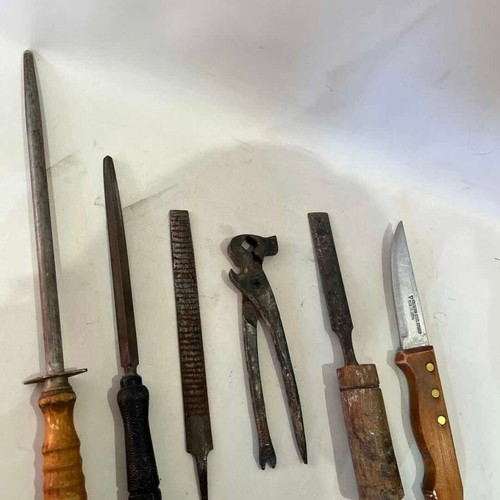 Set of 6 various tools used