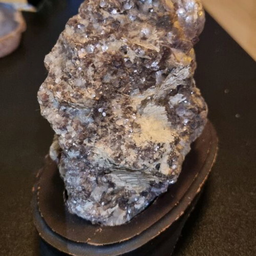 Mineral like new, 1.183 kg, with quartz and pyrite