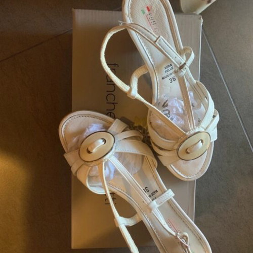 Vera Pelle white sandals like new, genuine leather, size 36