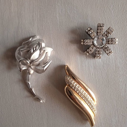 Lapel pins used, set of 3 pieces