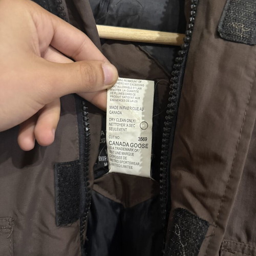 Vintage Canada Goose Down Parka 4565MR, brown with coyote fur hood