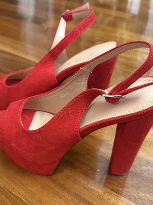 Red platform sandals like new, size 38