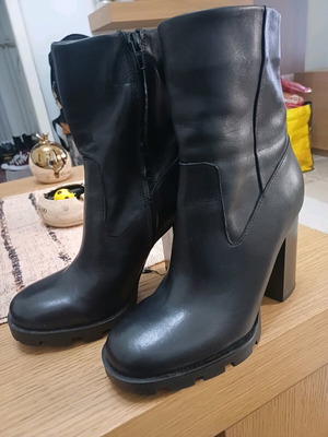 Zara leather ankle boots new, size 37, black