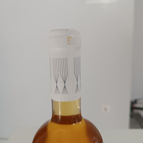 Lefkadios Vardea Vertzamo white dry wine sealed bottle