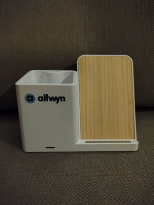 Wireless Charging Station μοντέλο RD1015-02 καινούργιο με μολυβοθήκη από μπαμπού