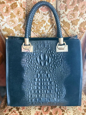 Black leather and suede handbag like new