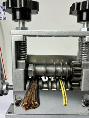 Wire stripper new with manual and battery operation
