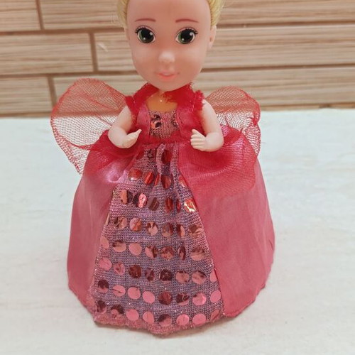 Cupcake doll like new, transforms into cupcake