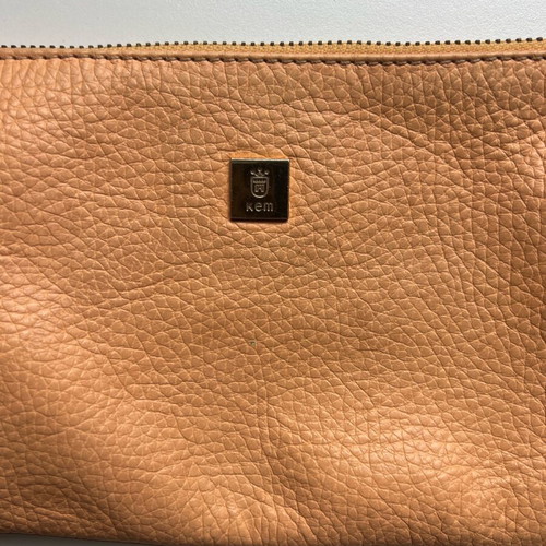KEM leather shoulder bag in apricot, like new
