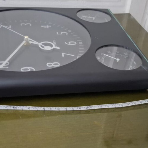 Tronic wall clock 3-in-1 with thermometer and hygrometer like new