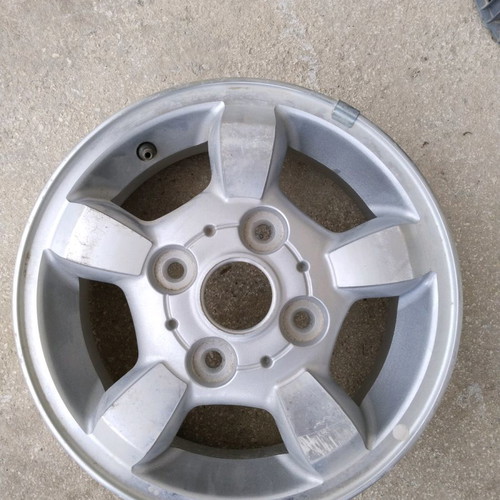 Hyundai Atos 13-inch rim used in very good condition