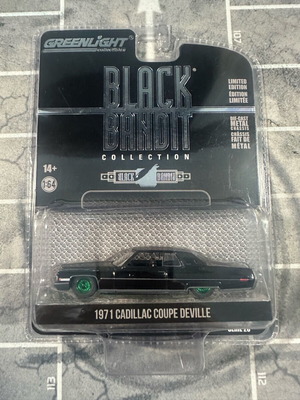 Greenlight Black Bandit 1971 Cadillac Coupe Deville like new