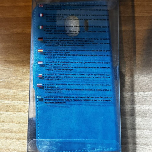 Samsung J4 case new with magnetic closure