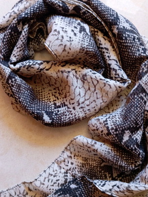 Scarf thin summer used in very good condition