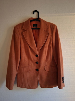 Madeleine jacket like new, orange, size L