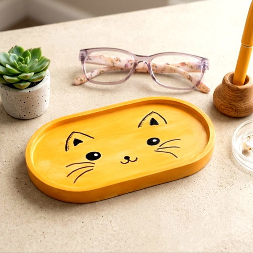Handmade ceramic tray with cat design for glasses or jewelry