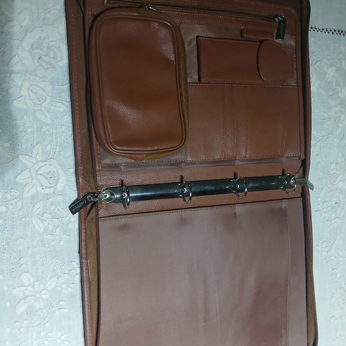 Leather A4 Folder Lavor like new with tablet and document pockets