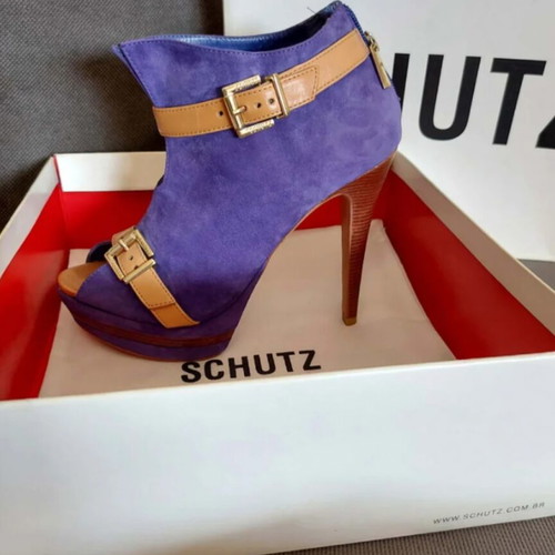 Schutz suede sandals size 39 like new, blue and purple