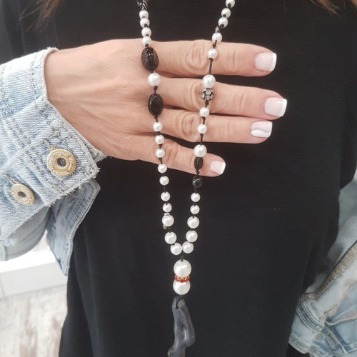 BSB necklace used, white and black