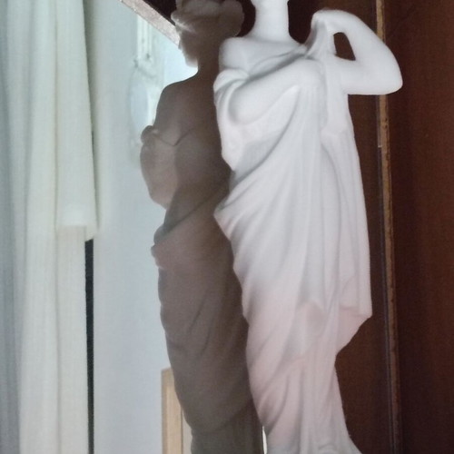 Statuette