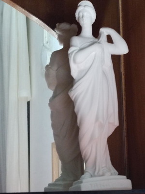 Statuette
