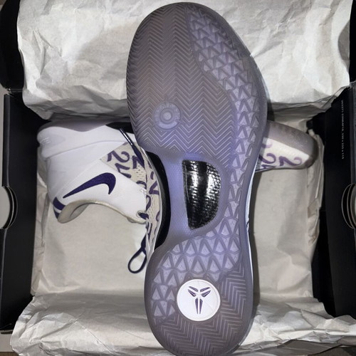 Nike Kobe 8 Protro Court Purple size 44.5 like new