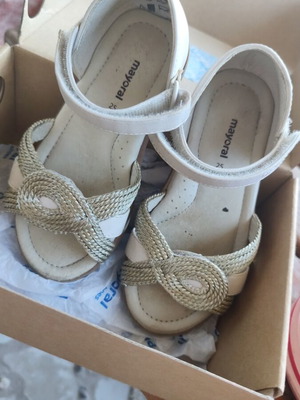 Mayoral sandals size 25 like new, gold