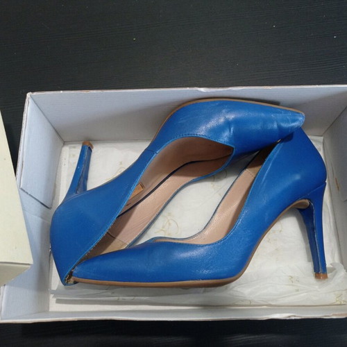 Marian blue pointed pumps like new, size 38