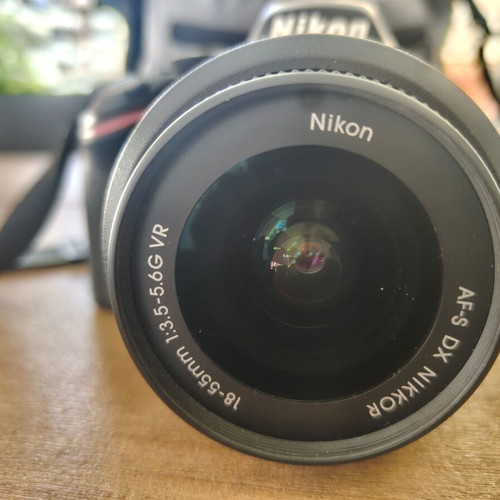 Nikon D3200 DSLR 24.2MP with 18-55mm VR lens like new