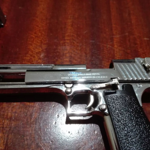 Metal Desert Eagle toy gun like new, scale 1:3