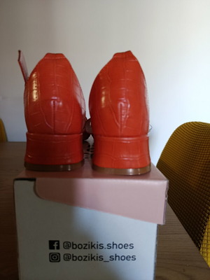 Bozikis coral croco pointed toe shoes size 38 new