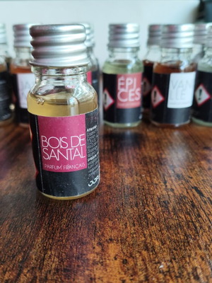 Aromatic oil with sandalwood scent 10ml new